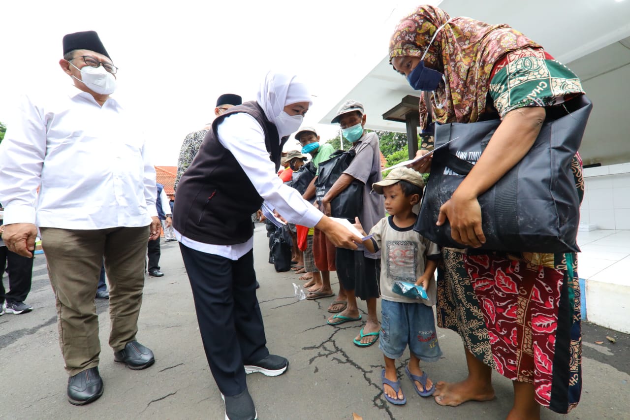 "Zakat Produktif" Hadirkan Senyum Bahagia Pedagang Kaki Lima di Probolinggo