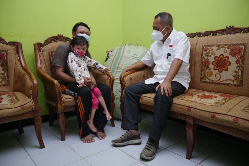 Sambangi ABK di Tandes,Wakil Walikota Armuji akan bantu Kursi Roda