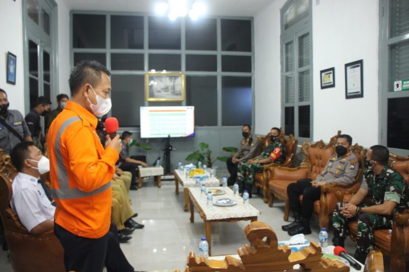 Bukan Hanya Kunjungi Gereja, Forkopimda Jember Juga Sidak Mall dan Stasiun Jelang Nataru