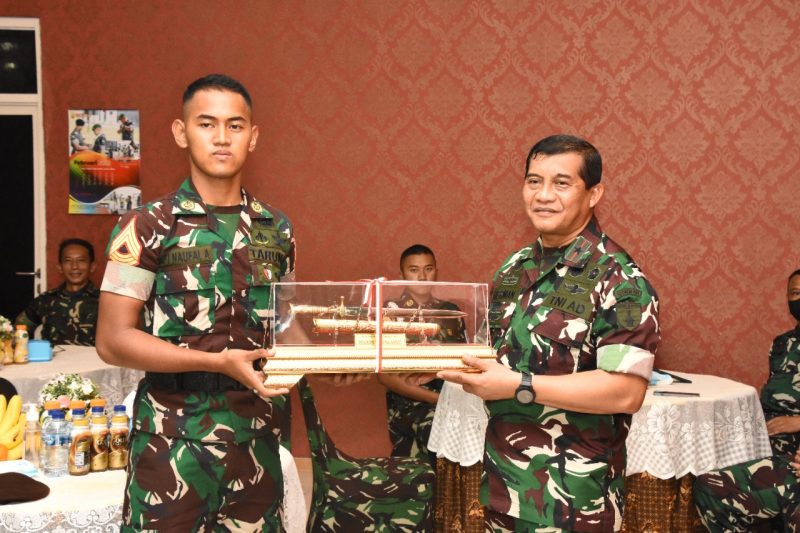 Danrem 084/BJ terima kunjungan Taruna/Taruni tingkat IV Akmil.