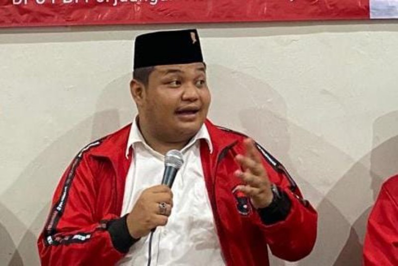Pemkot Surabaya Sediakan Beasiswa di 11 Perguruan Tinggi , Achmad Hidayat : PDI Perjuangan Mengedepankan Urusan Pendidikan