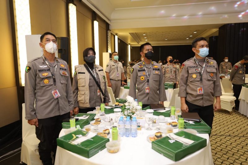 Pusdokkes Polri Menggelar Rakernis T.A 2022 di Kota Surabaya Dibuka Secara Langsung Oleh Wakapolda Jatim