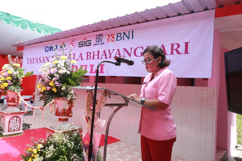 Pengurus Yayasan Kemala Bhayangkari Daerah Jatim Bangun MCK untuk Masyarakat Tonjung Bangkalan