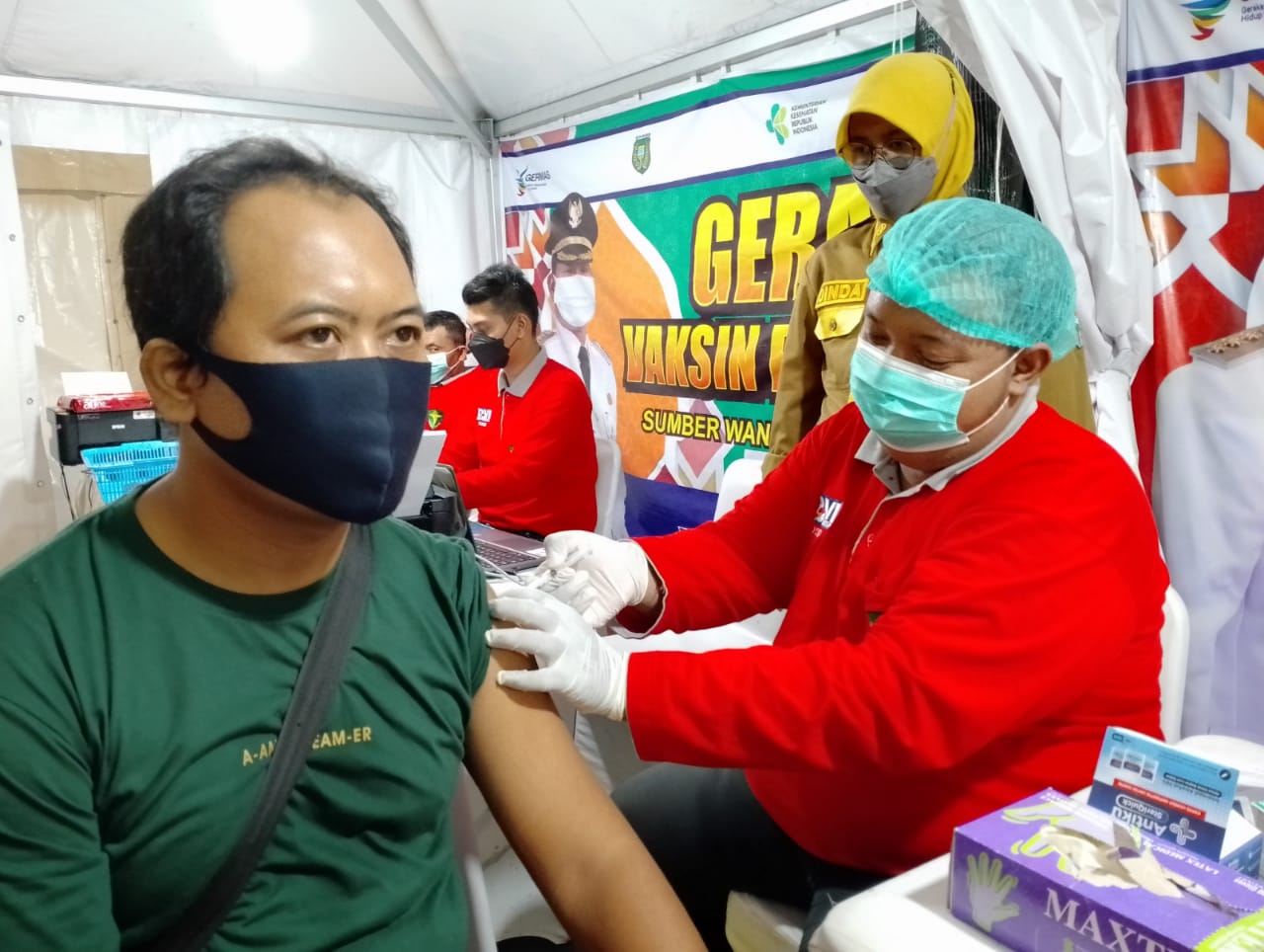 Polres Madiun Kota Buka Gerai Vaksin Malam Hadapi Mudik Lebaran*