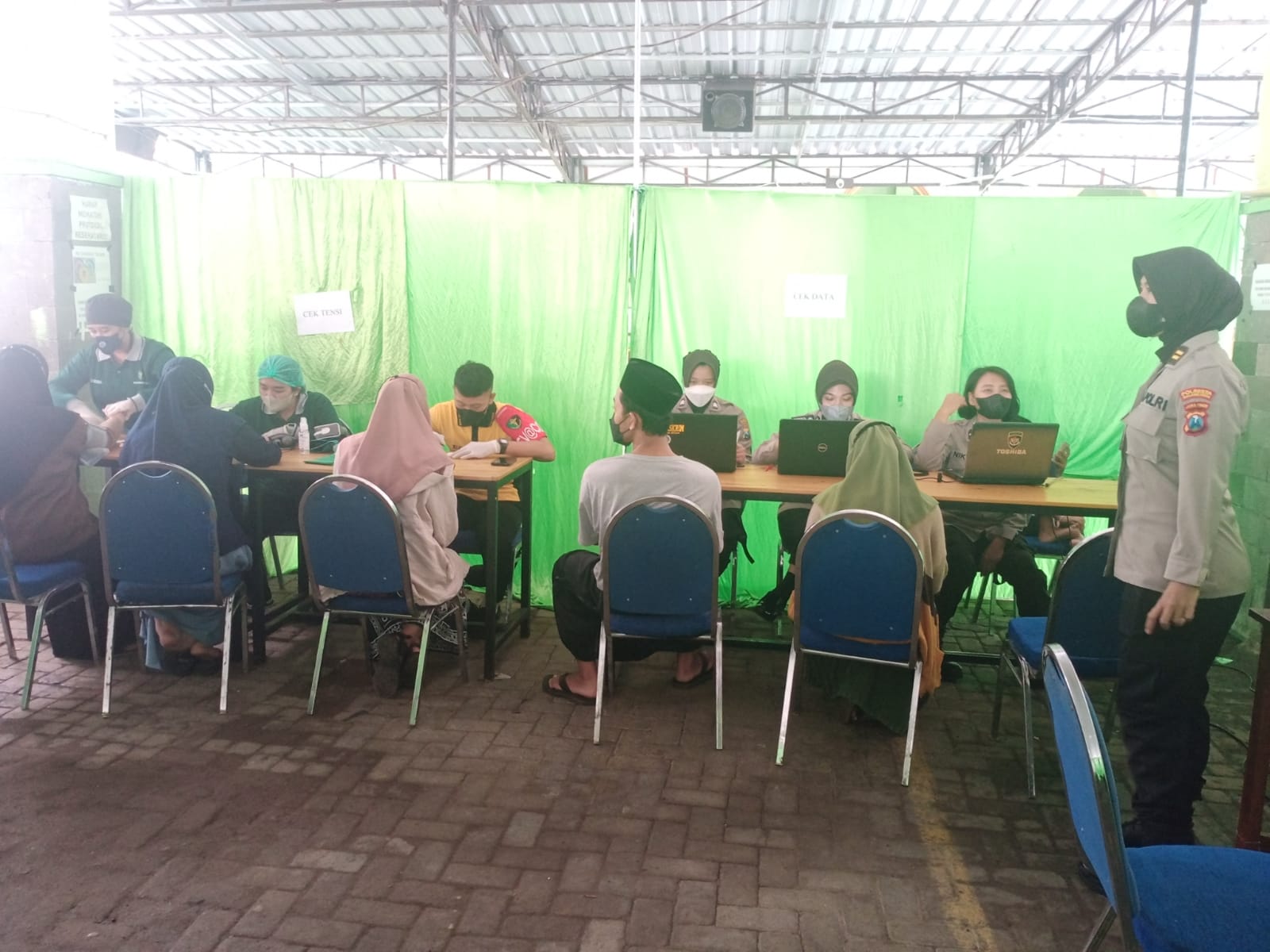 Siapkan Mudik Sehat dan Aman, Polresta Malang Kota Gelar Vaksinasi Booster di Ponpes