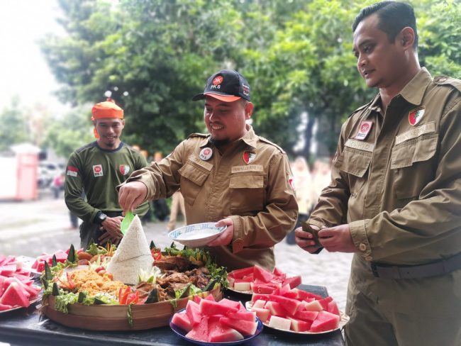 Gelar Upacara Peringati Hari Lahir Pancasila, PKS Surabaya Ajak Masyarakat Untuk Menjaga Dan Mengamalkan Nilai - Nilai Pancasila
