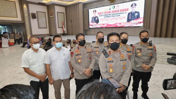 Sambut HUT Bhayangkara Polda Jatim Gelar Baksos Kesehatan Donor Darah, Operasi Sumbing dan Katarak