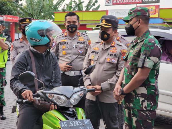 Pastikan Distribusi BBM Aman, Kapolres Blitar Kota dan Dandim Kunjungi Sejumlah SPBU