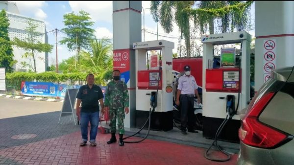 Babinsa Terus Pantau SPBU Di Wilayah Binaannya Pasca Penyesuaian Harga BBM