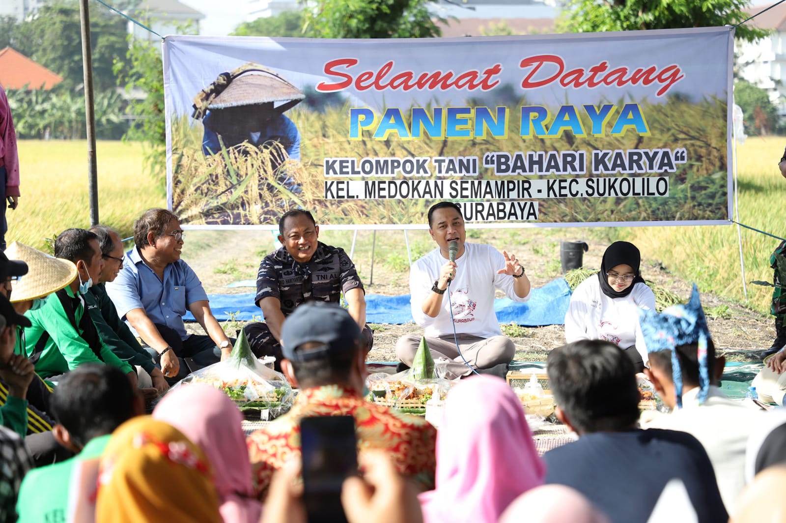 Panen Raya di Sukolilo, Cak Eri Cahyadi Ajak Tambah Pendapatan Lewat Padat Karya