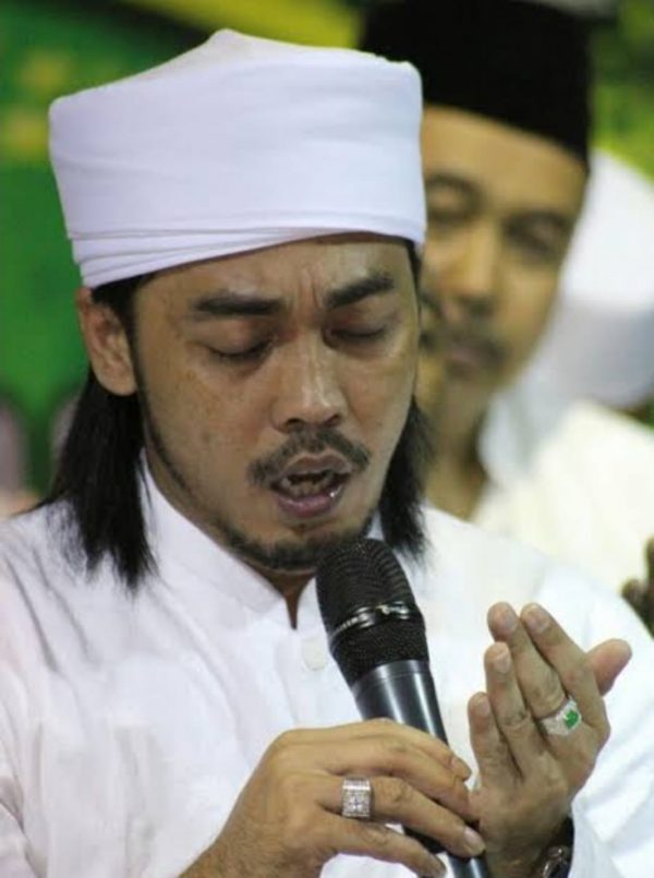 Tokoh Aremania Romo KH Soeroso Menyampaikan Himbauan untuk Aremania Agar Tetap Tenang dan Percaya Kepada Pemerintah