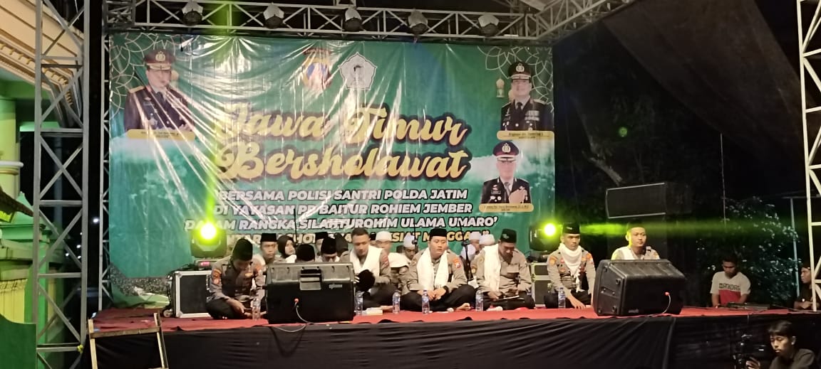 Lantunan Sholawat Polisi Santri Polda Jatim Menggema di Jember