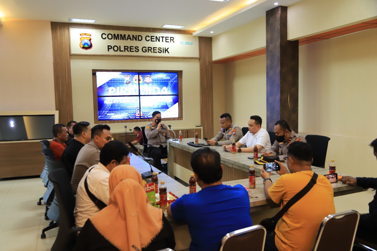 Wujud Sinergitas Dengan Awak Media, Kapolres Gresik Gelar Piramida bersama GOP