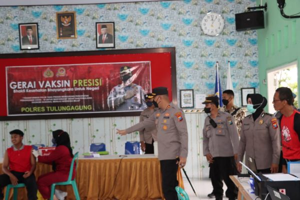 Gerai Vaksin Presisi Polres Tulungagung Gelar Vaksinasi di Sekolah