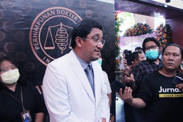 Ketua PDFI Jatim : Hasil Sampel Toksikologi Dua Korban Kanjuruhan Tidak Terdeteksi Adanya Gas Air Mata