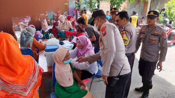 Gandeng Bidan Desa dan Urkes, Polres Nganjuk Buka Gerai Vaksin Covid-19