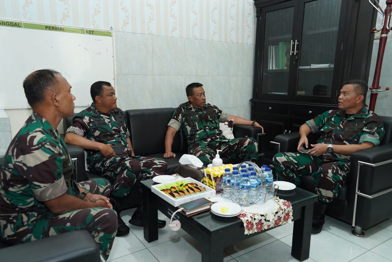 Denkesyah 05.04.04 Surabaya di Kunjungi Danrem 084/BJ