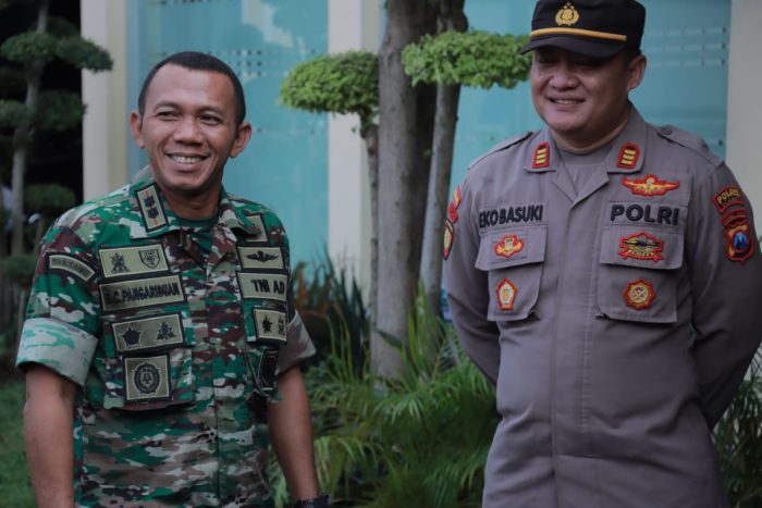 Polres Jember Kerahkan Ratusan Personil Gabungan Amankan Gerak Jalan Tajemtra 2022