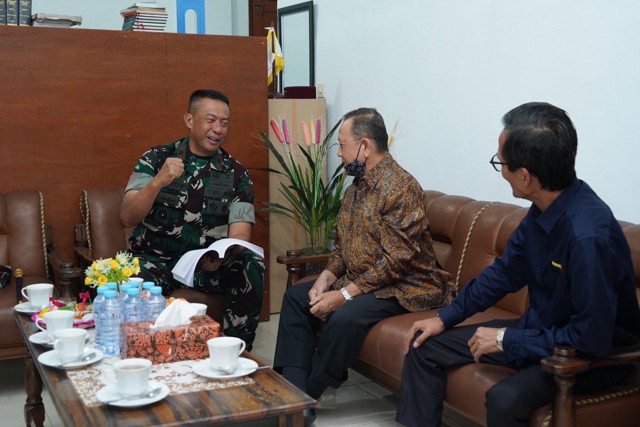 Danrem 084/BJ Berkunjung ke Universitas Merdeka Surabaya