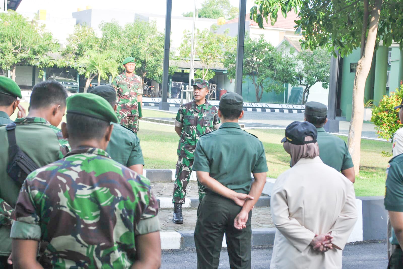 Pimpin Apel Pagi, Kasdim Gresik Ingatkan Untuk Membiasakan Diri Hidup Sehat.