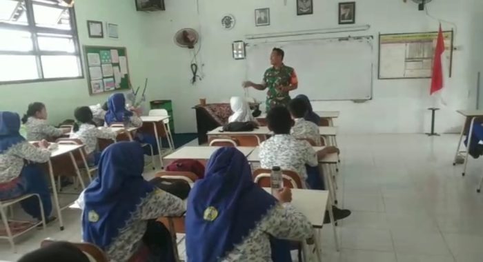 Mulai Sejak Dini, Babinsa Bekali Pelajar Wawasan Kebangsaan