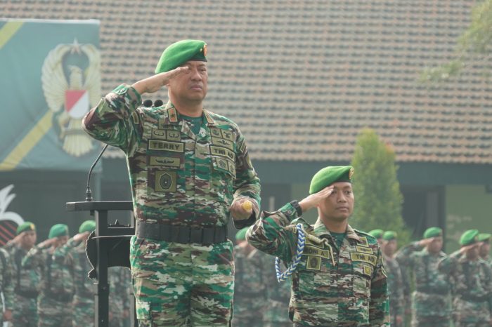 Danrem 084/Bhaskara Jaya Pimpin Upacara Bendera