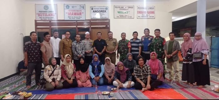 Dengarkan Keluhan Masyarakat, Babinsa Koramil 0830/05 Tandes Hadiri Acara Curhat Warga