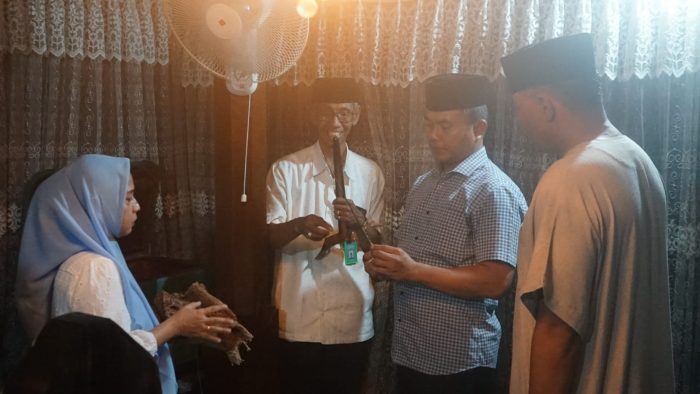 Bangun Hubungan Solid di Wilayah Teritorial, Dandim Gresik Dampingi Kasrem 084/BJ dalam Kegiatan Ziarah Makam Sunan Giri