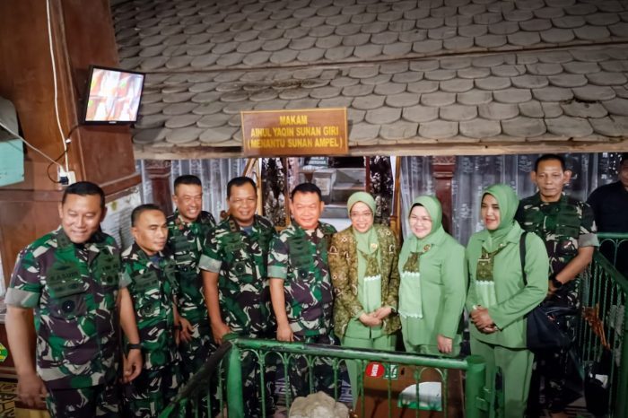 Kunker Kasad, Sempatkan Ziarah Makam Waliyullah di Wilayah Teritorial Kodim 0817/Gresik