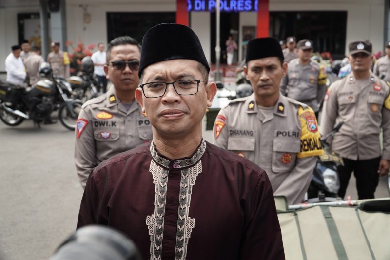 Idul Adha 2023, Polres Ponorogo Bagikan Ratusan Paket Hewan Qurban Dan Sembako