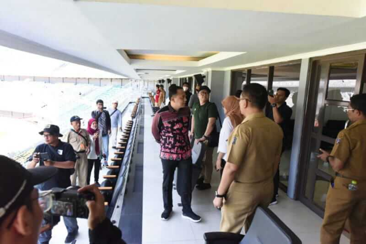 Wali Kota Surabaya Eri Cahyadi  Siapkan Kendaraan Shuttle untuk Penonton Piala Dunia U-17