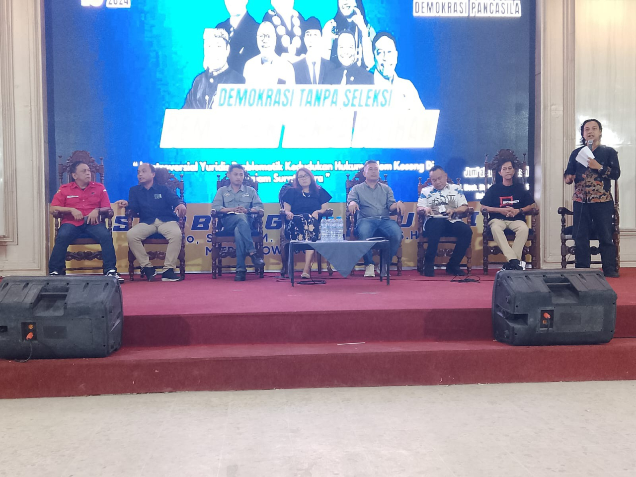 Dialog Terbuka Demokrasi Pancasila di Auditorium Lantai 5 Universitas Dr. Soetomo Surabaya.