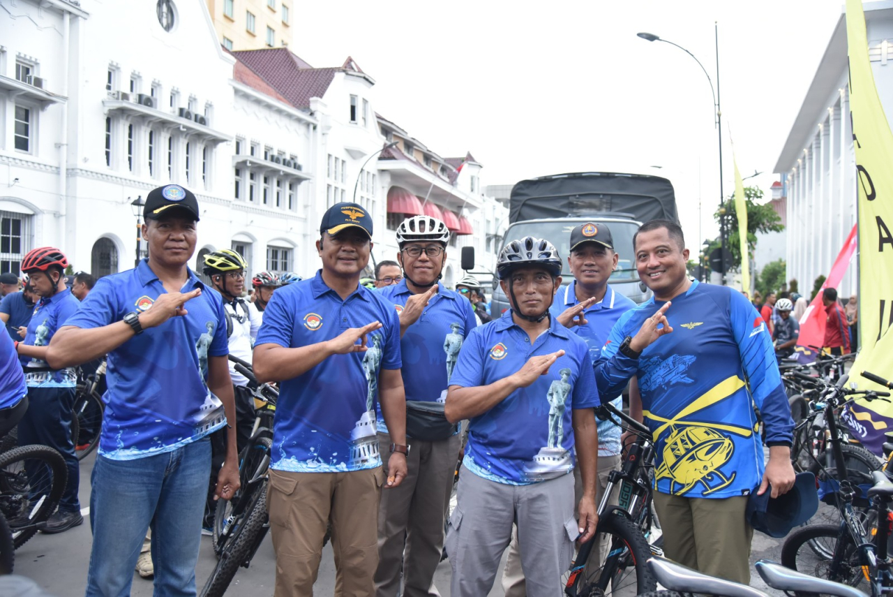 Puspenerbal Turut Meriahkan Festival Kuliner Hari Armada Rl 2024 di Kota Lama Surabaya