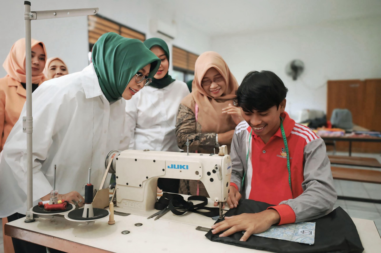 DWP Kemensos Salurkan Bantuan ATENSI di Sentra Terpadu Pangudi Luhur