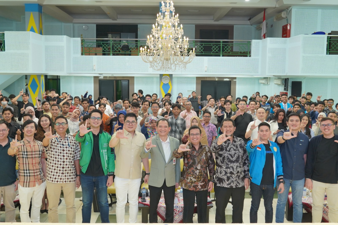 OJK Gelar Roadshow Literasi Kripto di Universitas Airlangga