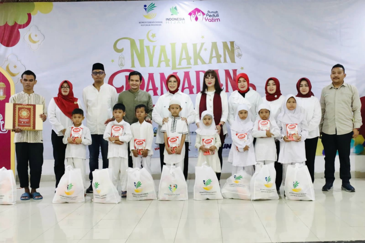 Fatma Gus Ipul Hibur Ratusan Anak Yatim dan Disabilitas di Peksos Goes to Community