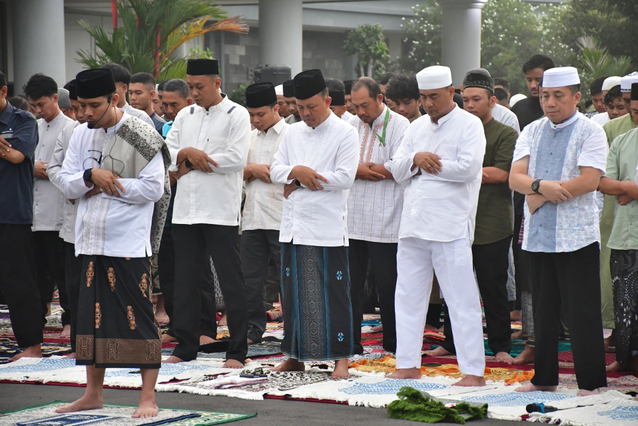 Rayakan Idul Fitri 1446 H, Komandan dan PJU Puspenerbal Shalat Ied Bersama Prajurit Penerbangan TNl