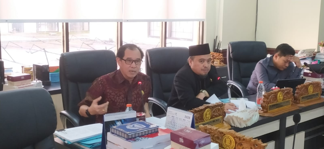 Komisi D DPRD Surabaya bahas Raperda Peternakan dan Kesehatan Hewan, soroti sertifikasi halal, kewenangan dokter hewan, dan pengendalian hewan liar guna jaminan prinsip ASUH.