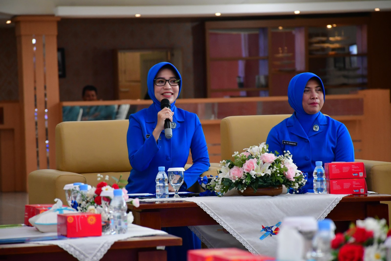 Ketua Gabungan Jalasenastri Puspenerbal Silaturahim dengan Prajurit Kowal Puspenerbal