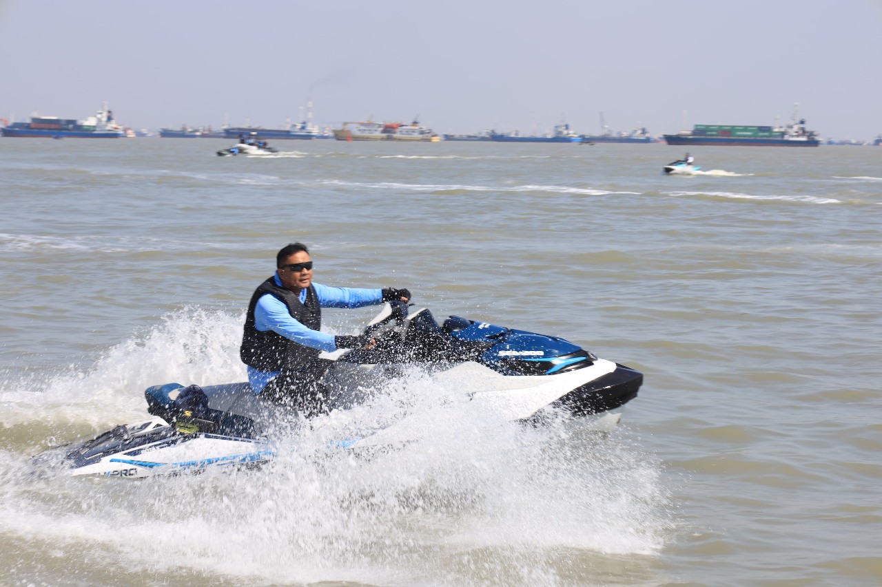 Komandan Puspenerbal Hadiri Naval Events Fin Swimming Selat Madura Piala Kasal 2025