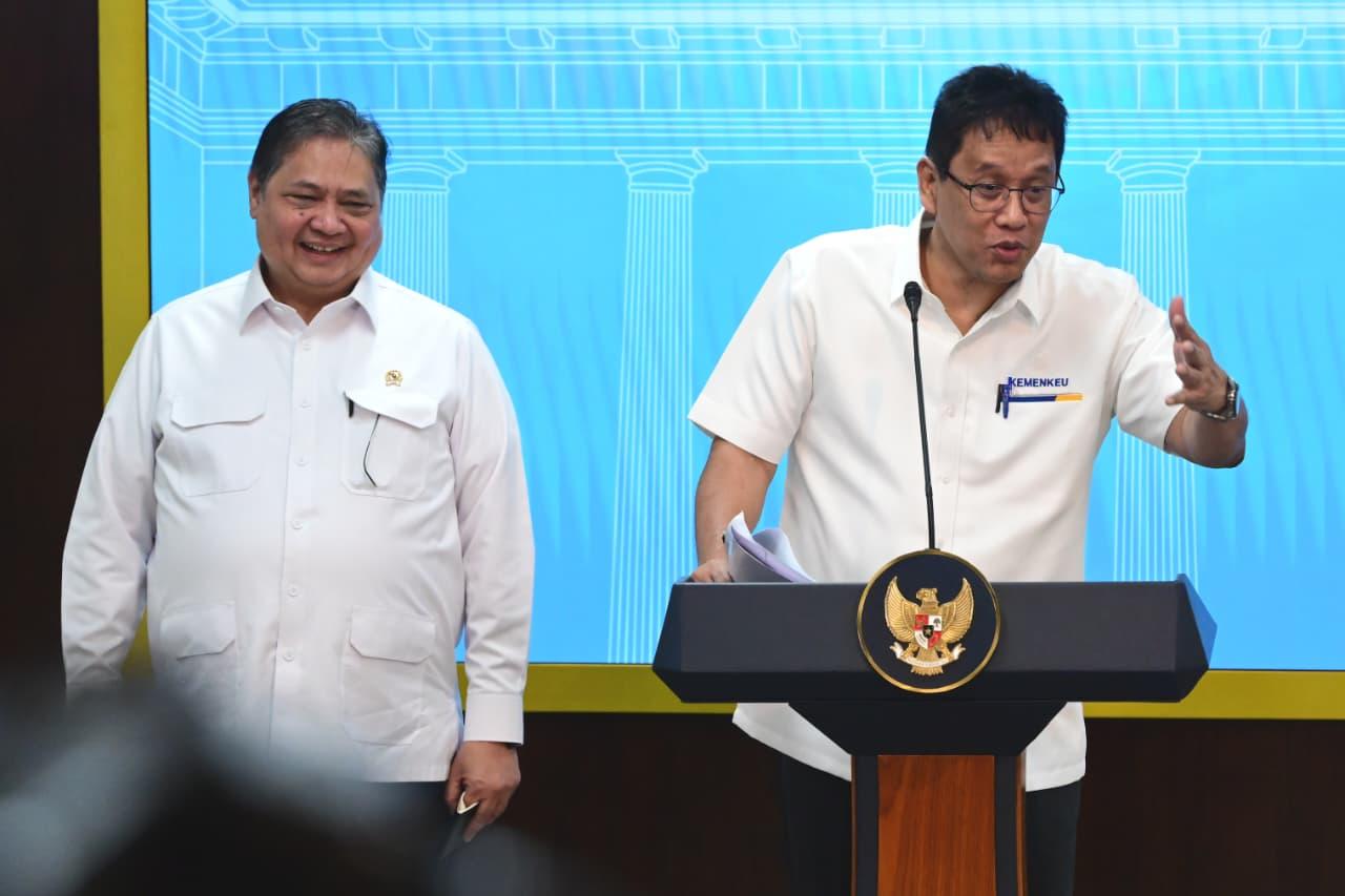 Menteri Koordinator (Menko) Bidang Perekonomian Airlangga Hartarto bersama Menteri Keuangan. (Foto : Sektreatriat Negara)