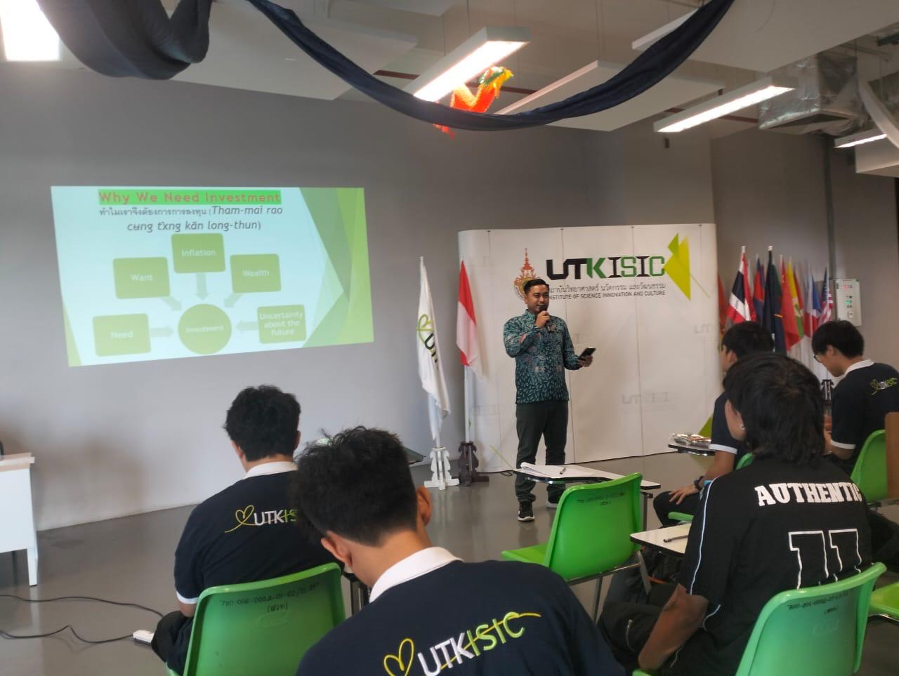 Waspada Investasi Bodong, Dosen Unesa Bekali Mahasiswa Thailand Pengetahuan Investasi Sehat