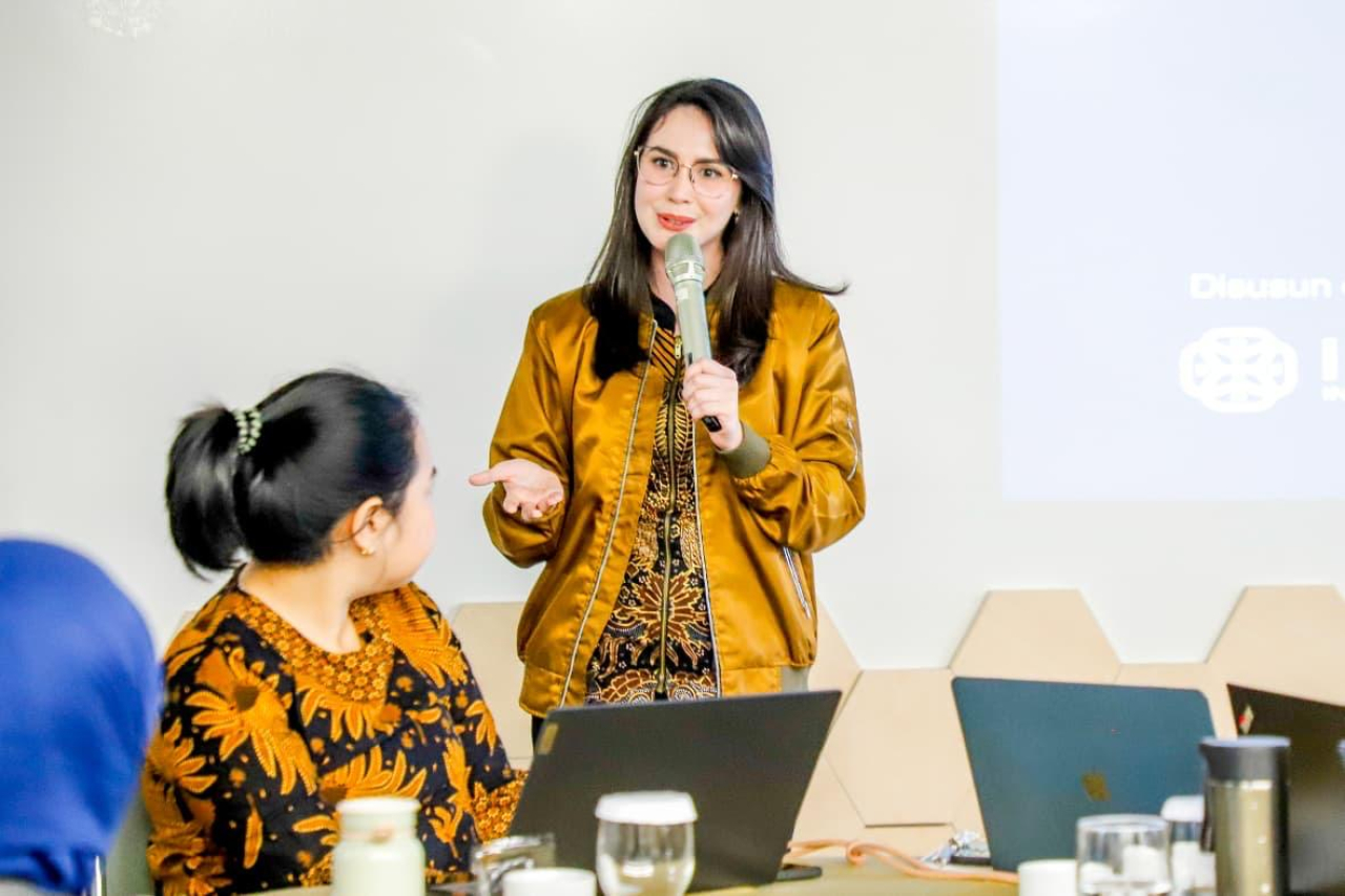 Ketua TP PKK Jawa Timur Arumi Bachsin Emil Dardak saat menghadiri lokakarya ke II pengembangan strategi 5 pilar ECED Council di Tanoto Foundation, Kecamatan Tanah Abang, Jakarta. (Foto: Humas Pemprov)