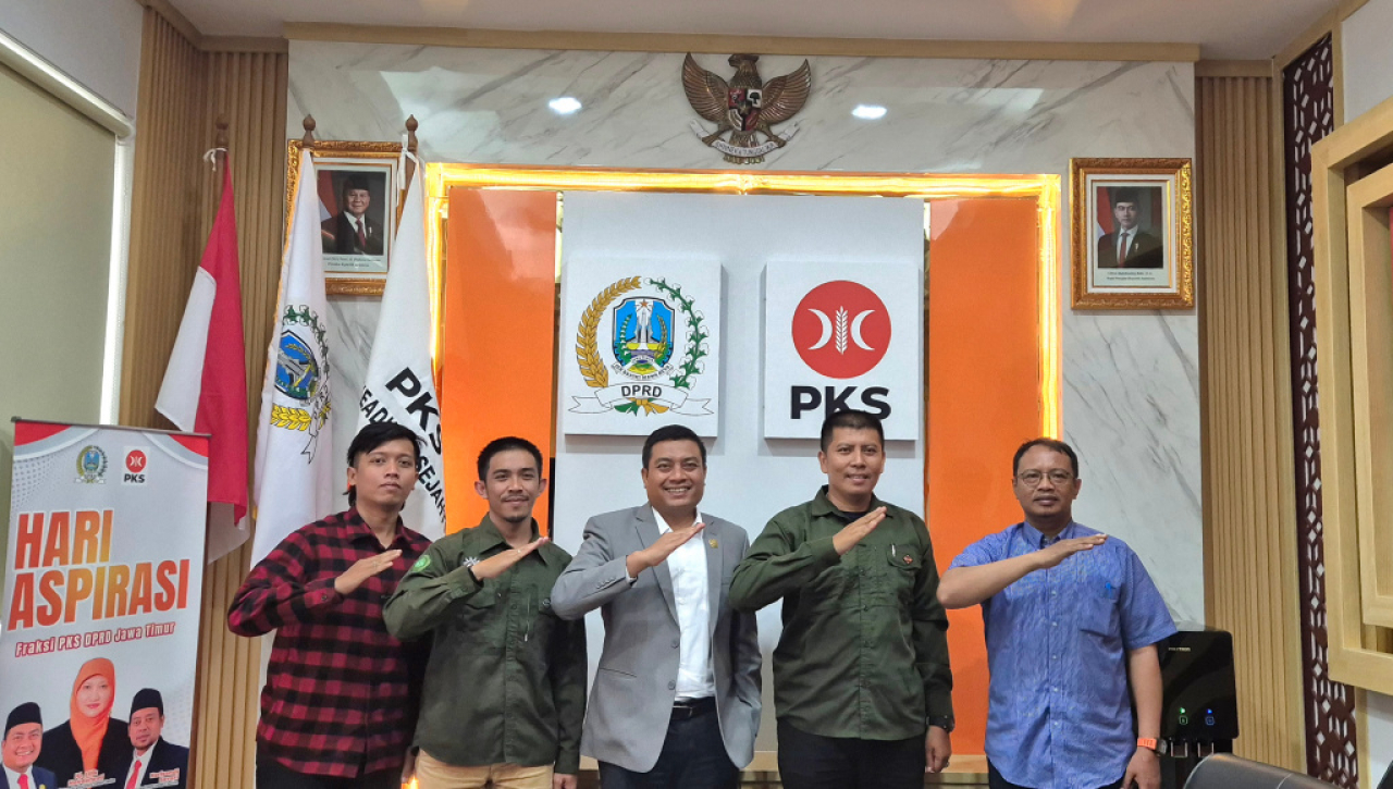 Sekretaris Fraksi PKS DPRD Jawa Timur Puguh Wiji Pamungkas  usai menerima kunjungan Korwil Bikers Muhammadiyah Jawa Timur (BikersMU) di ruang Fraksi PKS DPRD Jatim. (Foto: Fraksi PKS Jatim)