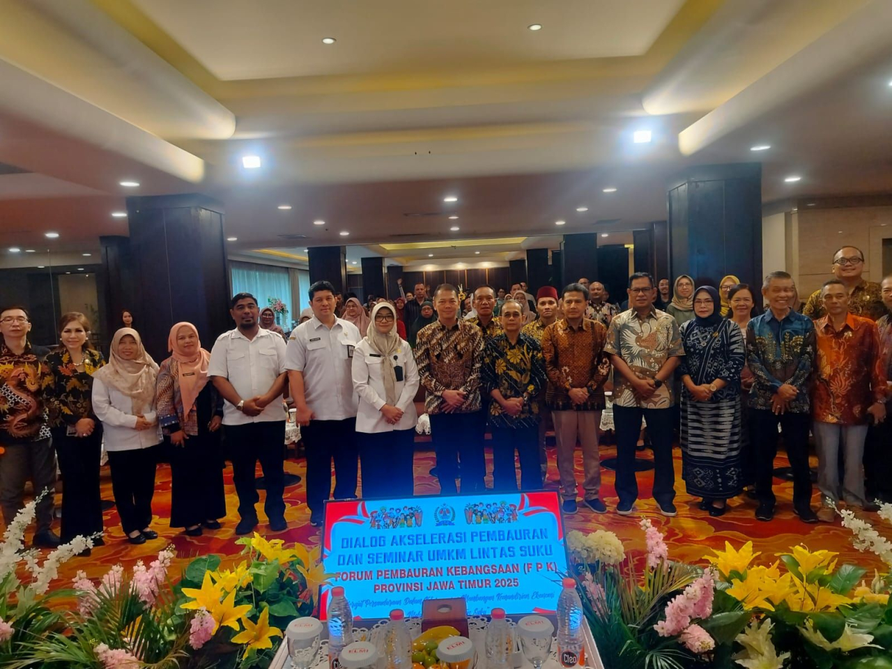 Forum Pembauran Kebangsaan (FPK) Provinsi Jawa Timur menggelar Dialog Akselerasi Pembauran dan Seminar UMKM Lintas Suku di Elmi Hotel Surabaya, Rabu (26/11).