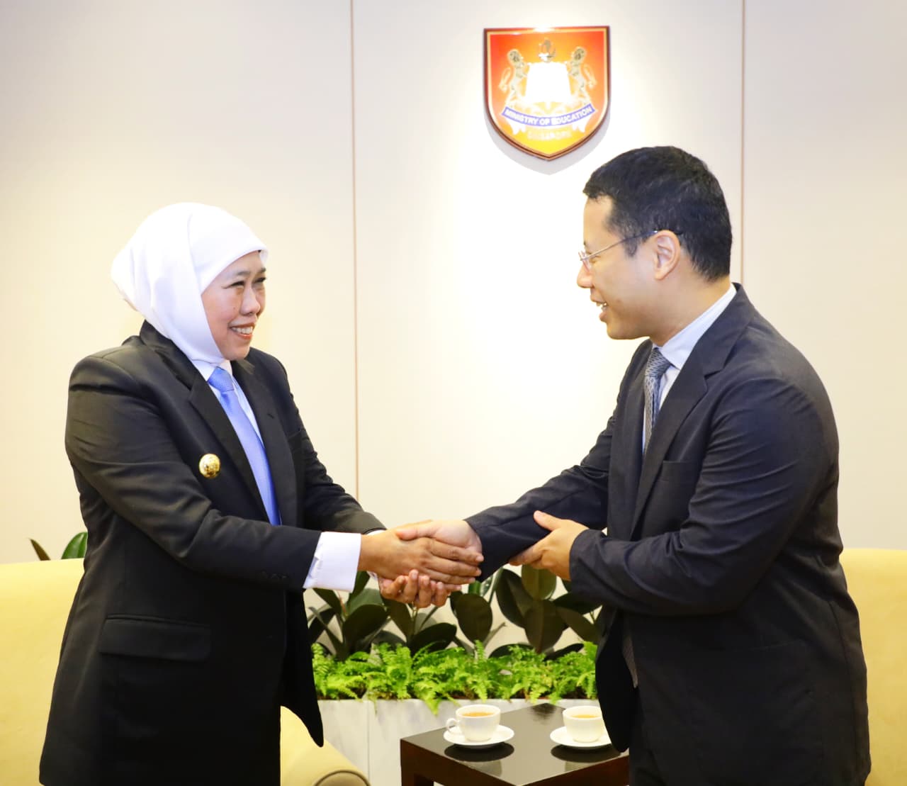 RISING Fellowship Gubernur Khofifah Diawali Pertemuan Dengan Menteri Pendidikan Singapura