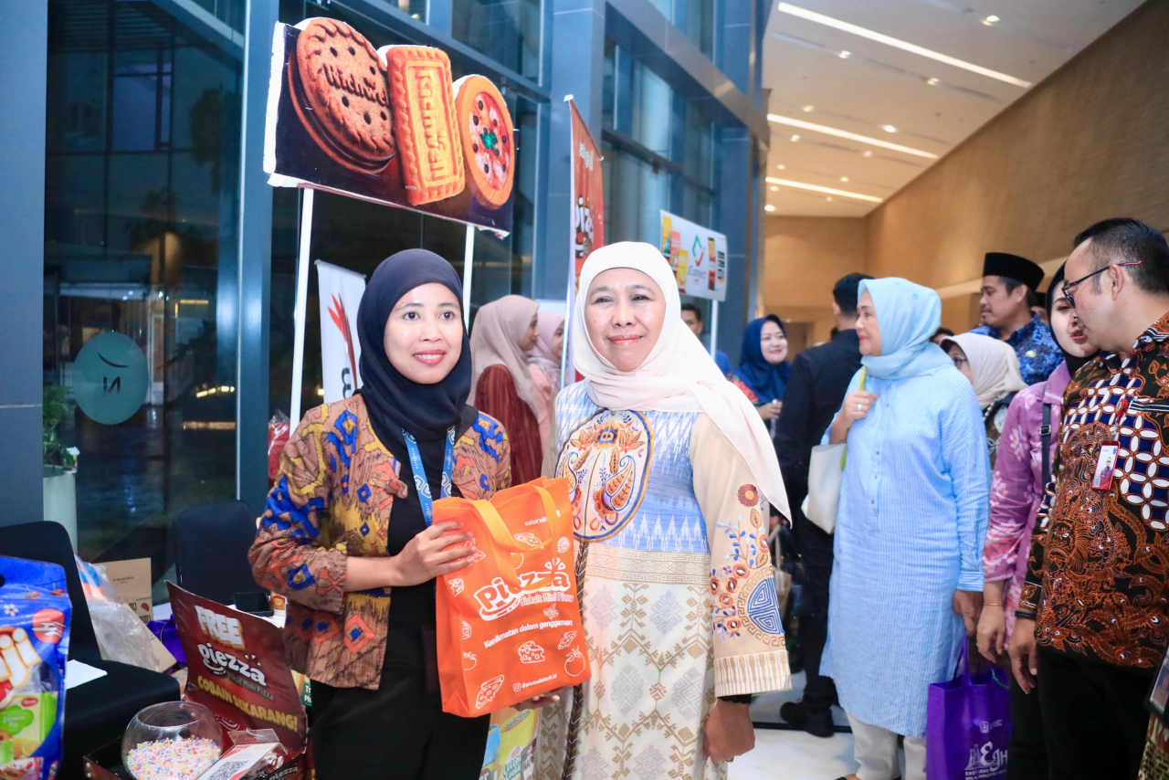 Gubernur Khofifah Melepas Ekspor Produk Halal Industry Pada East Java Halal Industry Festival 2025