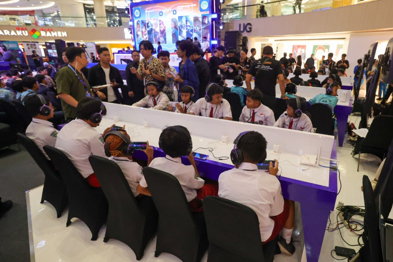 Pemkot Surabaya Dorong Esport Edukatif lewat Grand Tournament MLBB Goes To School 2025