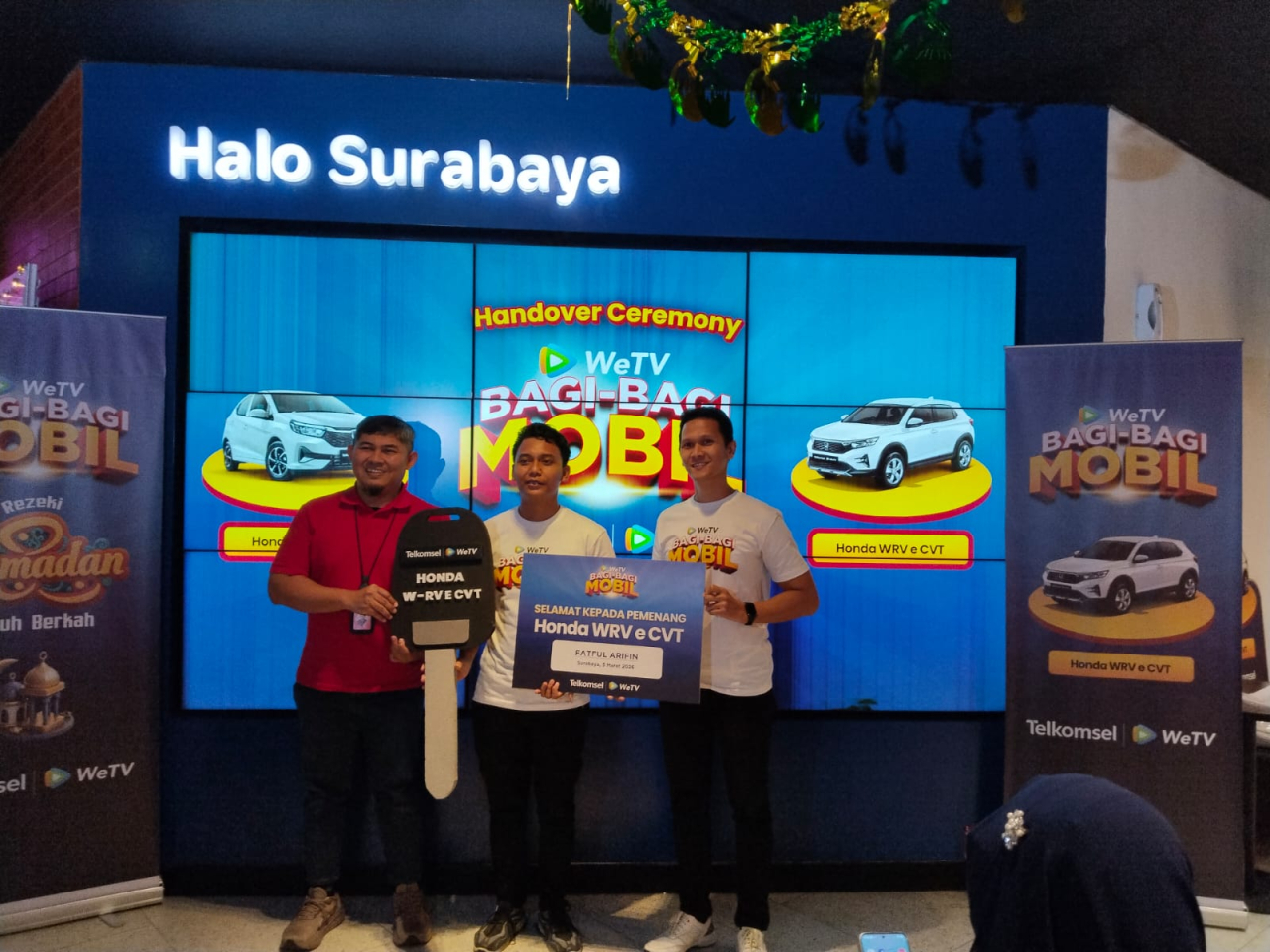Pelanggan Setia WeTV dari Madura Raih Hadiah Utama Honda WR-V