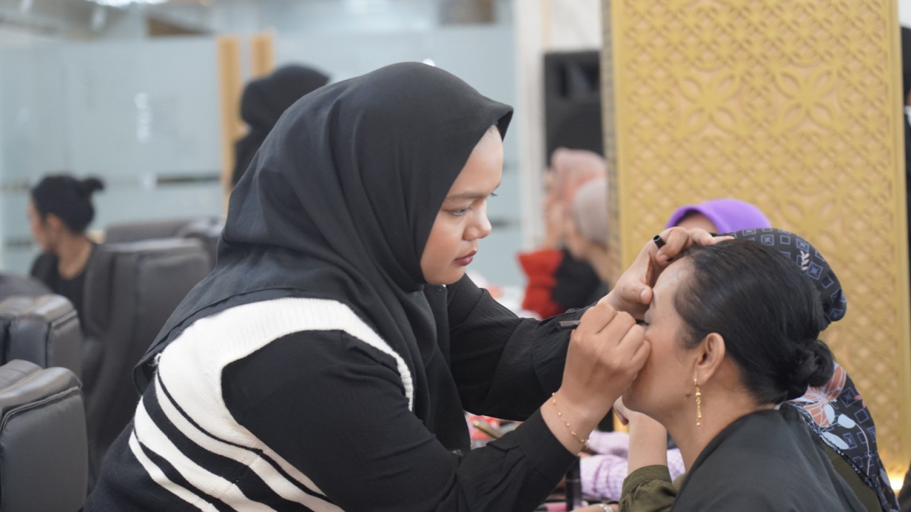 Cantiknya Kartini TPS: Hadir Percaya Diri Dalam Berbagai Peran